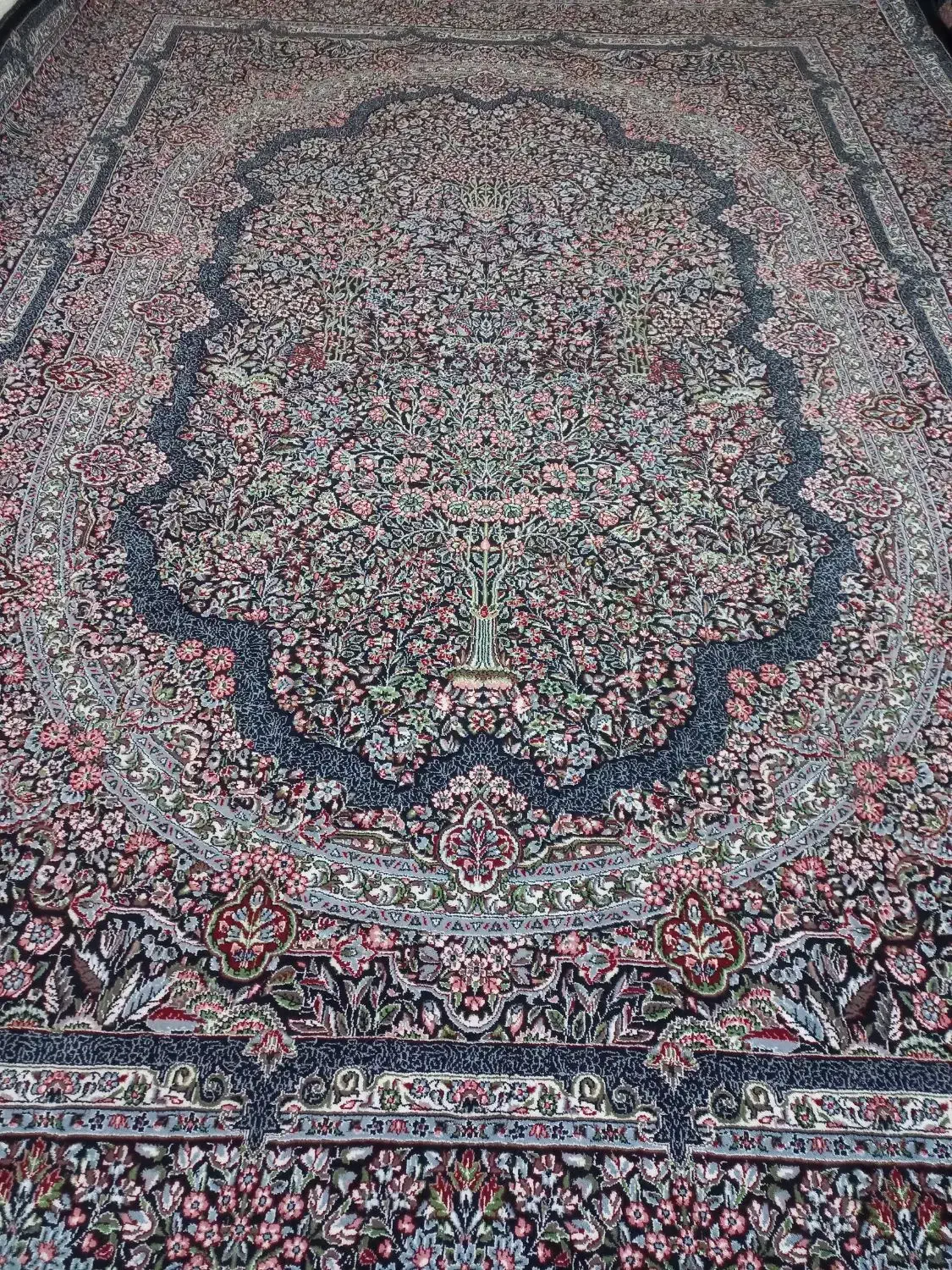 یک تخته فرش 12متری 700 شانه|فرش|کبودرآهنگ, |دیوار