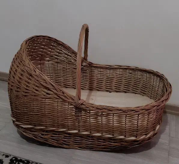 گهواره حصیری پینترستی|تخت و صندلی بچه|محمدیه-قزوین, |دیوار