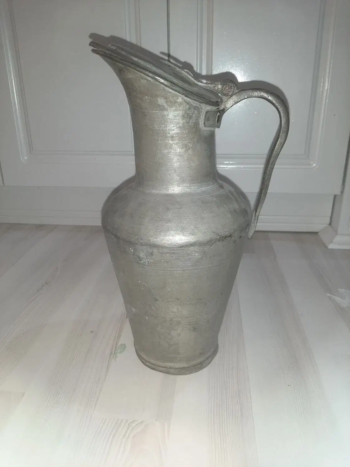 پارچ درب دار مسی قدیمی|صنایع دستی و سایر لوازم تزئینی|اردبیل, |دیوار