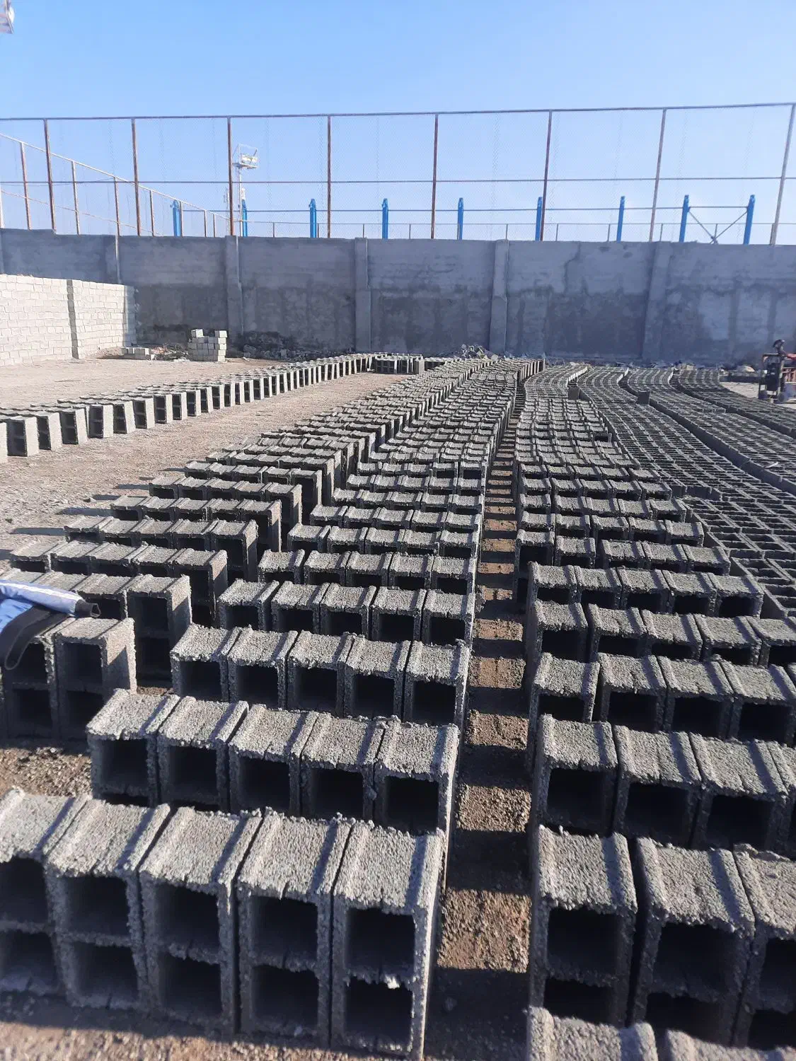 بلوک سیمانی و قطعات بتنی در تمام سایز های موجود|مصالح و تجهیزات ساختمان|شهریار, شهرک شاهد|دیوار