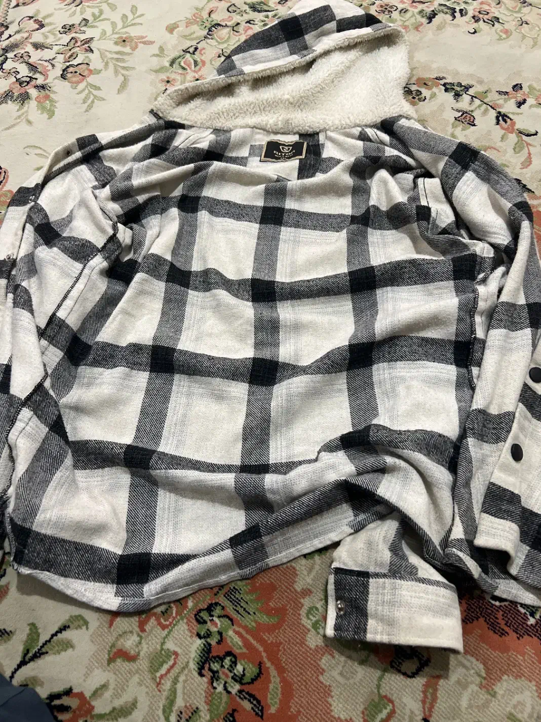 پیراهن کرکی کلاه پشمی در حد نو|لباس|آستارا, |دیوار