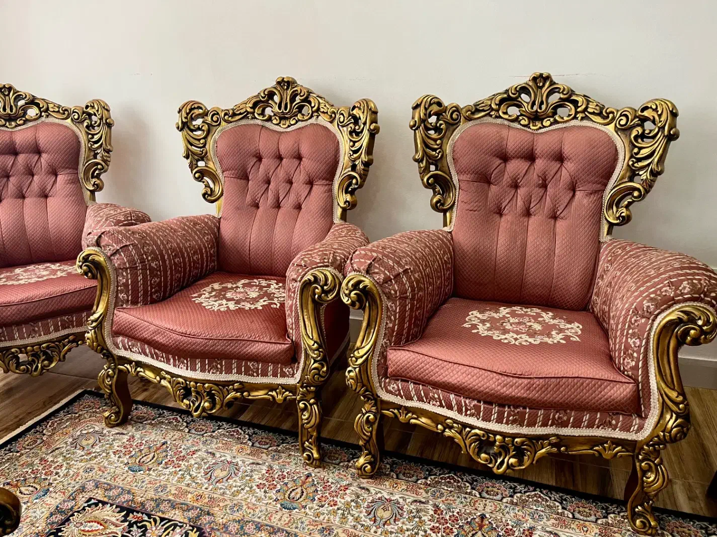 مبل سلطنتی ورق طلا نه نفره|مبلمان خانگی و میز عسلی|نوشهر, |دیوار