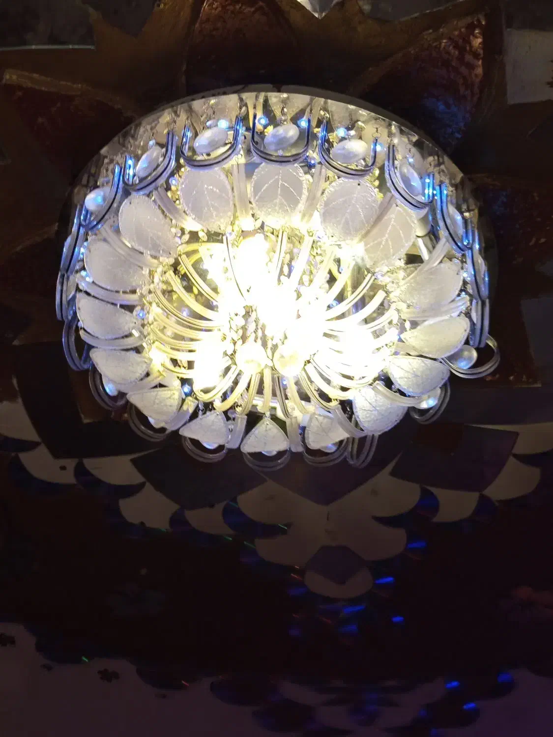 لوستر کریستالی موزیکال|لوستر و چراغ آویز|زرقان, |دیوار