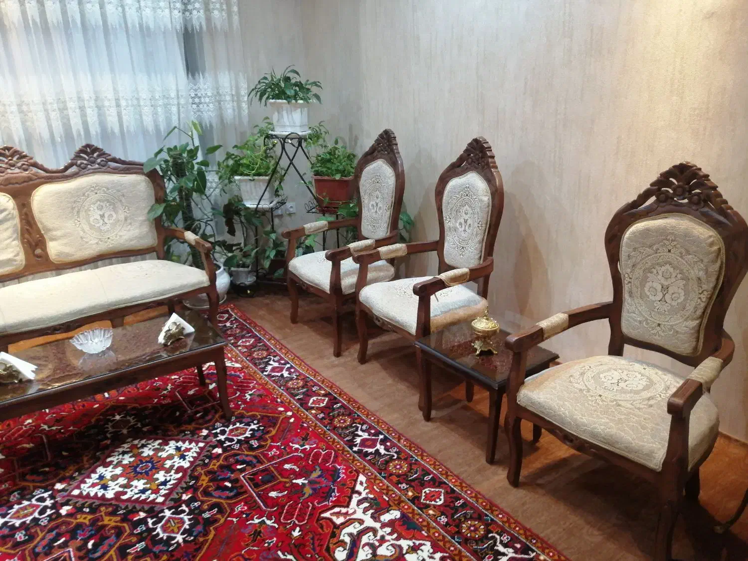 مبل فرهی|مبلمان خانگی و میز عسلی|مراغه, |دیوار