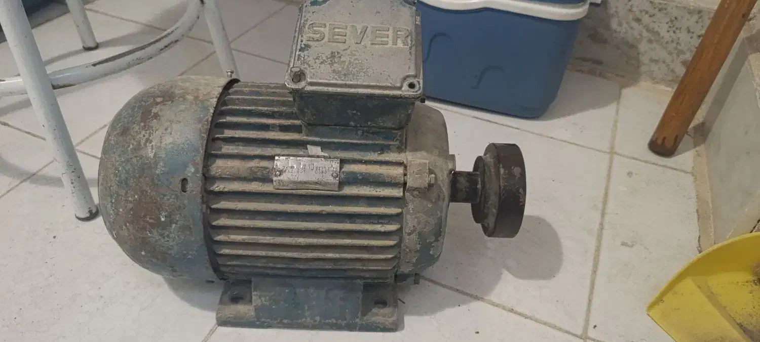 الکترو موتور سه‌اسب 1400 دور و سه‌فاز|ماشین‌آلات صنعتی|جیرفت, |دیوار