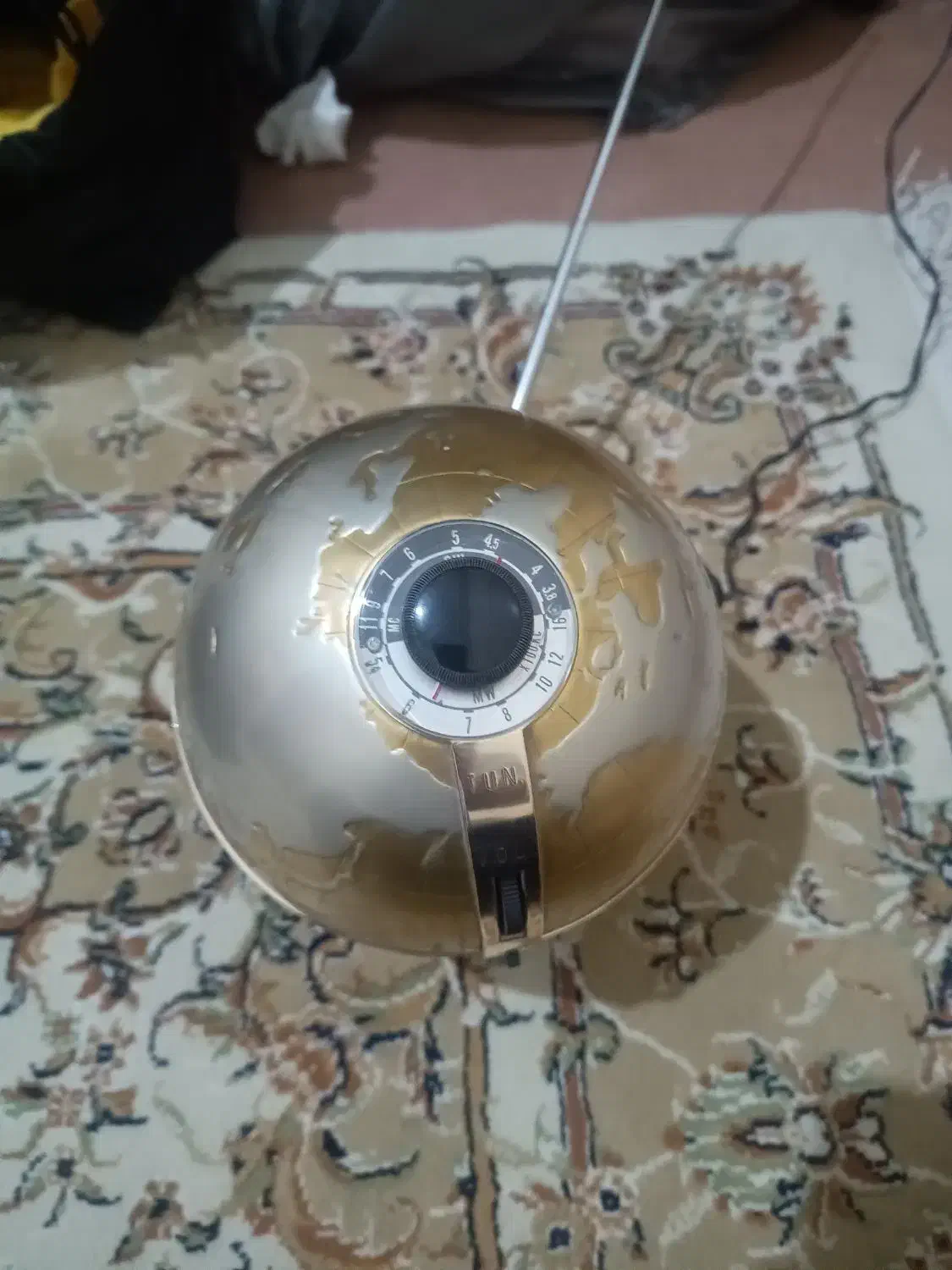 رادیو|کلکسیون اشیاء عتیقه|قدس, شهر‌قدس|دیوار