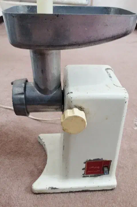 چرخ گوشت قدیمی|خردکن، آسیاب، غذاساز|قم, انسجام|دیوار