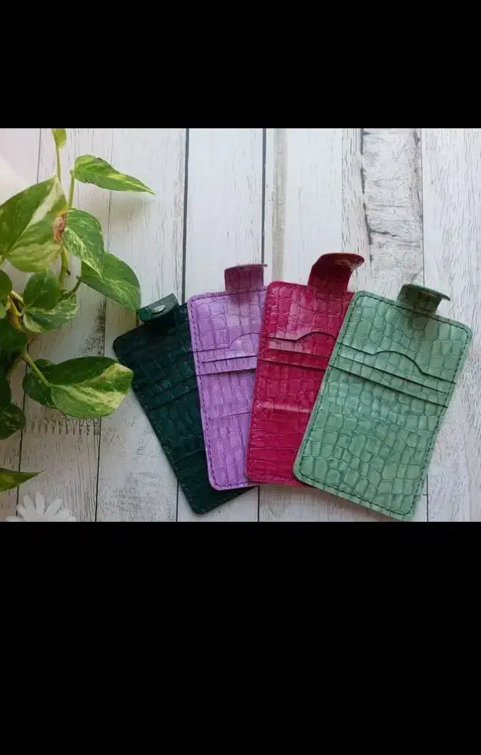 ساخت وسفارش انواع محصولات چرمی دستدوز|کیف، کفش، کمربند|اهواز, کوروش|دیوار