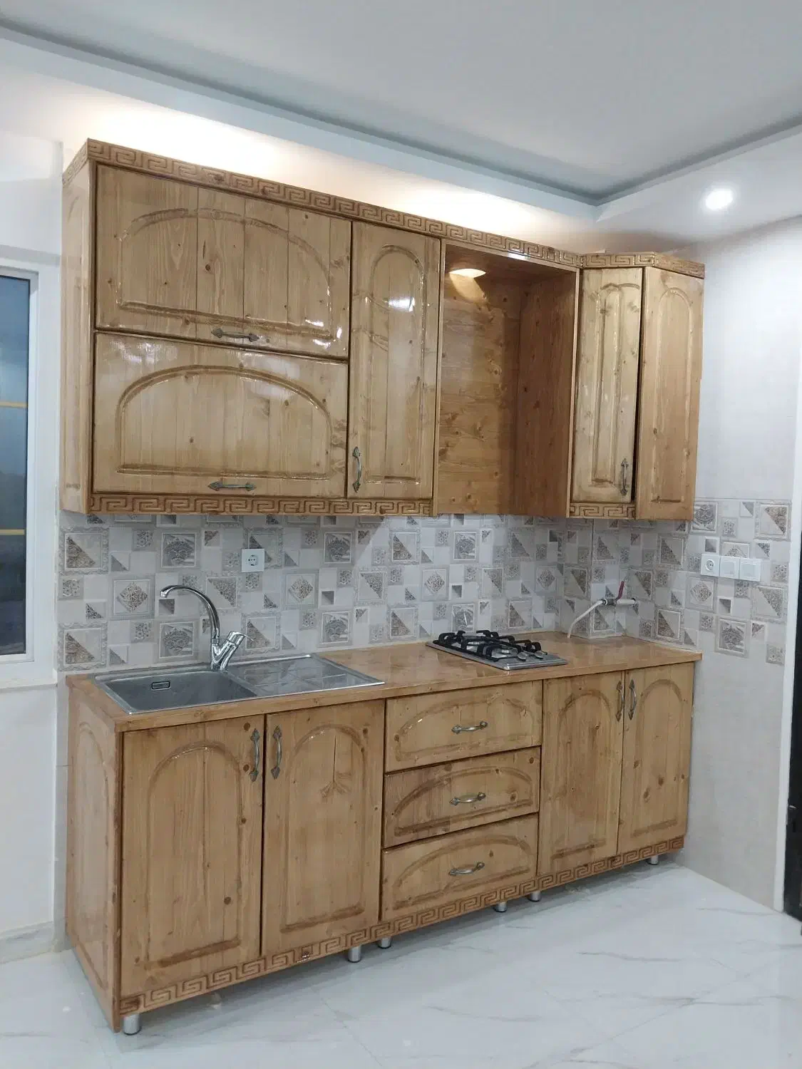 رنگ کاری چوب ،نقاش چوب|استخدام صنعتی، فنی، مهندسی|لاهیجان, لیالستان|دیوار