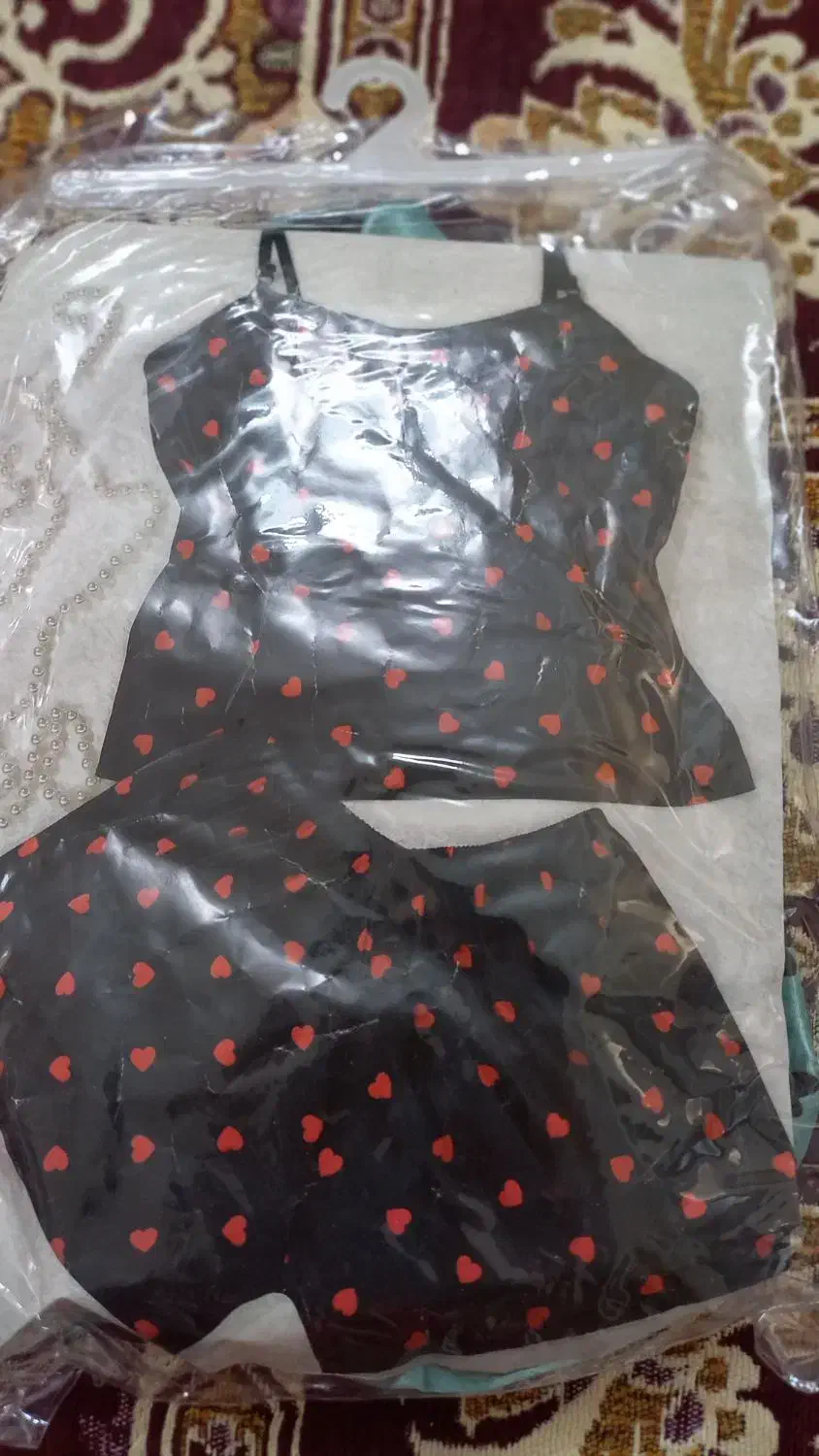 لباس زیر|لباس|قم, آزادگان|دیوار