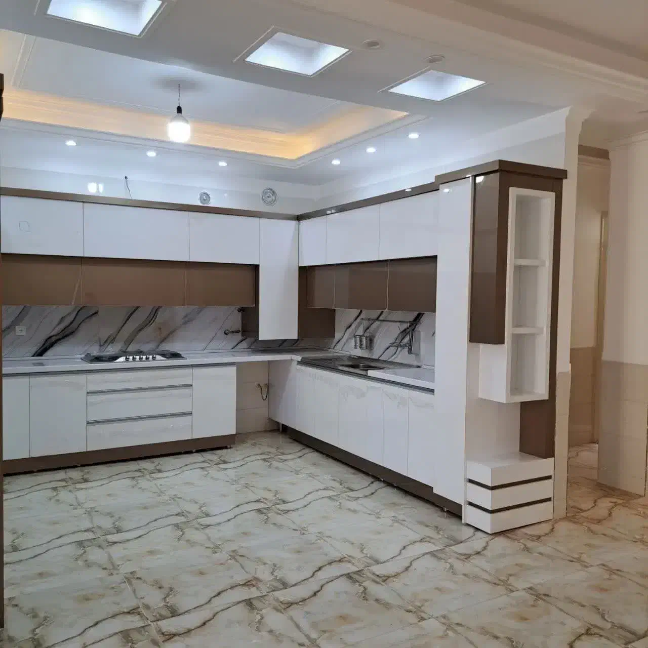 کابینت آسپزخانه/ های گلاس / درجه یک|مصالح و تجهیزات ساختمان|یزد, |دیوار