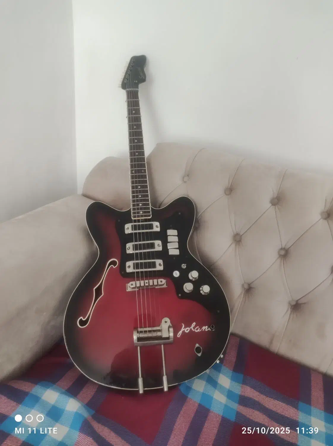 گیتار یولانا ساخت چک|گیتار، بیس، امپلیفایر|اردبیل, |دیوار