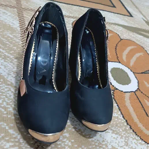 کفش مجلسی|کیف، کفش، کمربند|قهدریجان, |دیوار