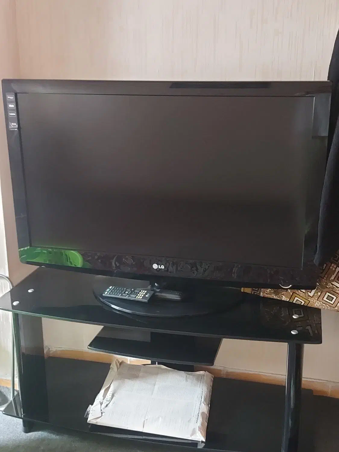 تلوزیون ۴۲ اینچ الجی به همراه میز|تلویزیون و پروژکتور|رشت, بلوار گیلان|دیوار