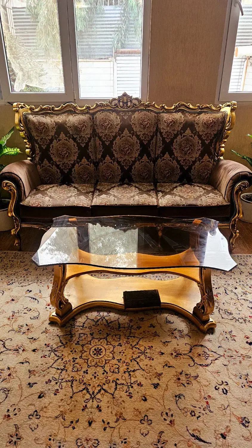 مبل سلطنتی ورق طلا|مبلمان خانگی و میز عسلی|قم, سالاریه|دیوار