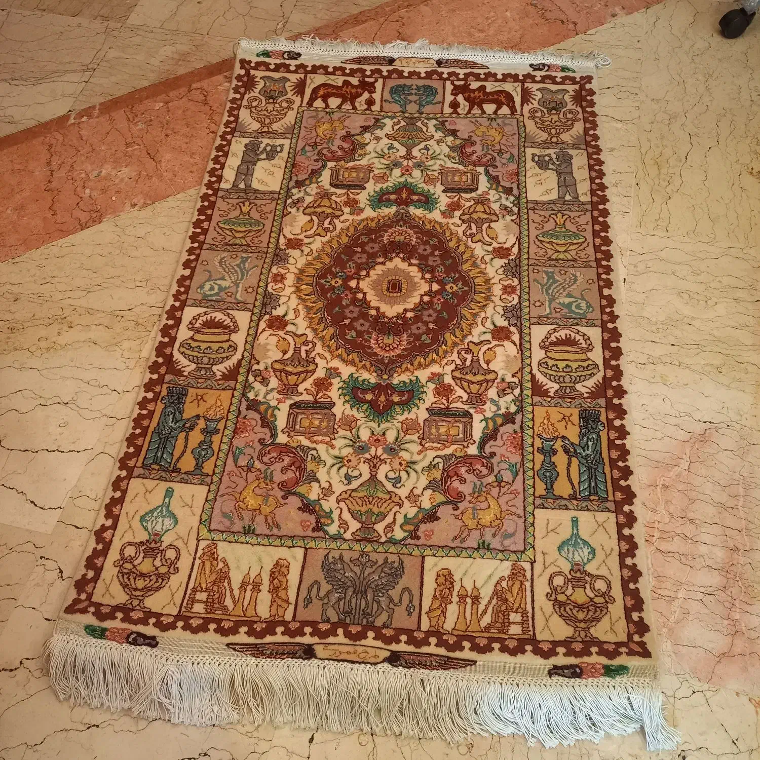 قالیچه یا تابلو فرش دستبافت تبریز طرح زیرخاکی|فرش|تهران, دروس|دیوار