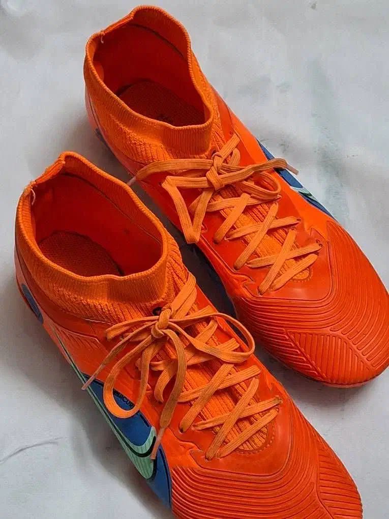 کتونی فوتبالی سایز ۳۹|ورزش‌های توپی|تهران, شکوفه|دیوار