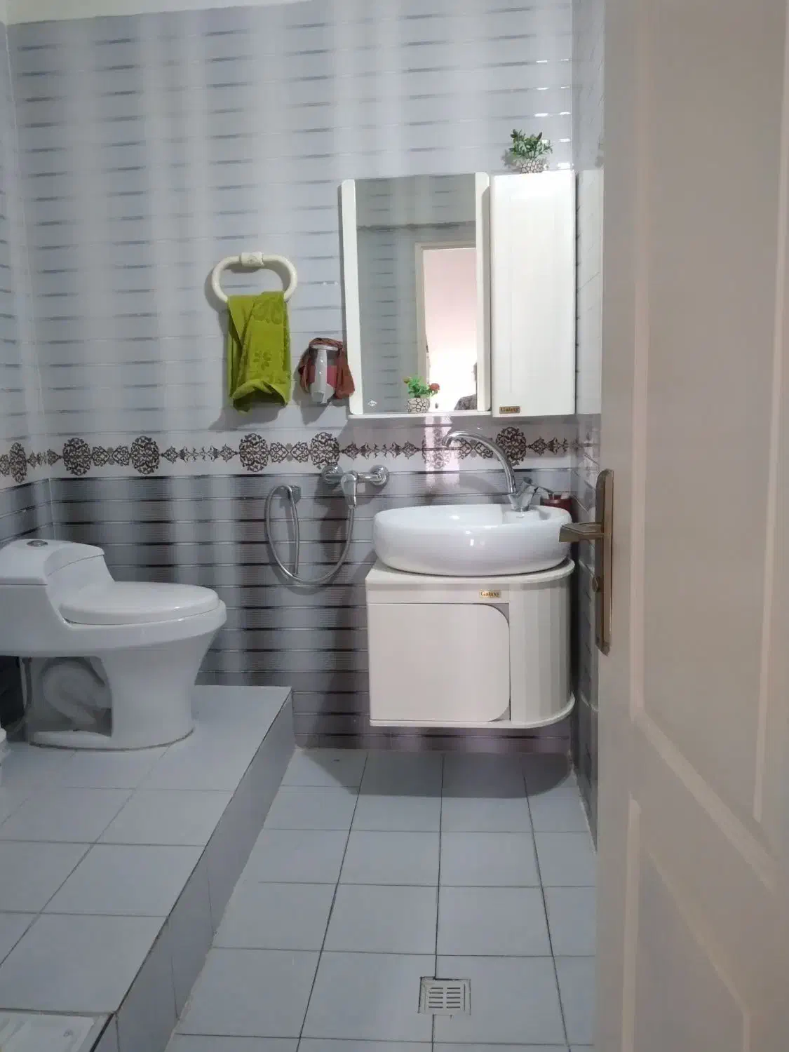 اجاره،دو طبقه ۴۰ متری با پشت بام و اتاق در پشت بام