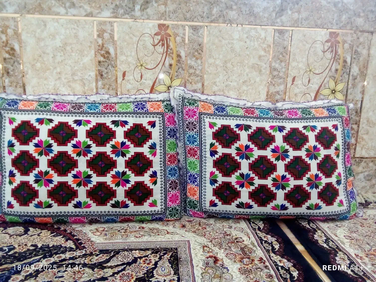 پشتی دست دوز|پشتی|زاهدان, |دیوار