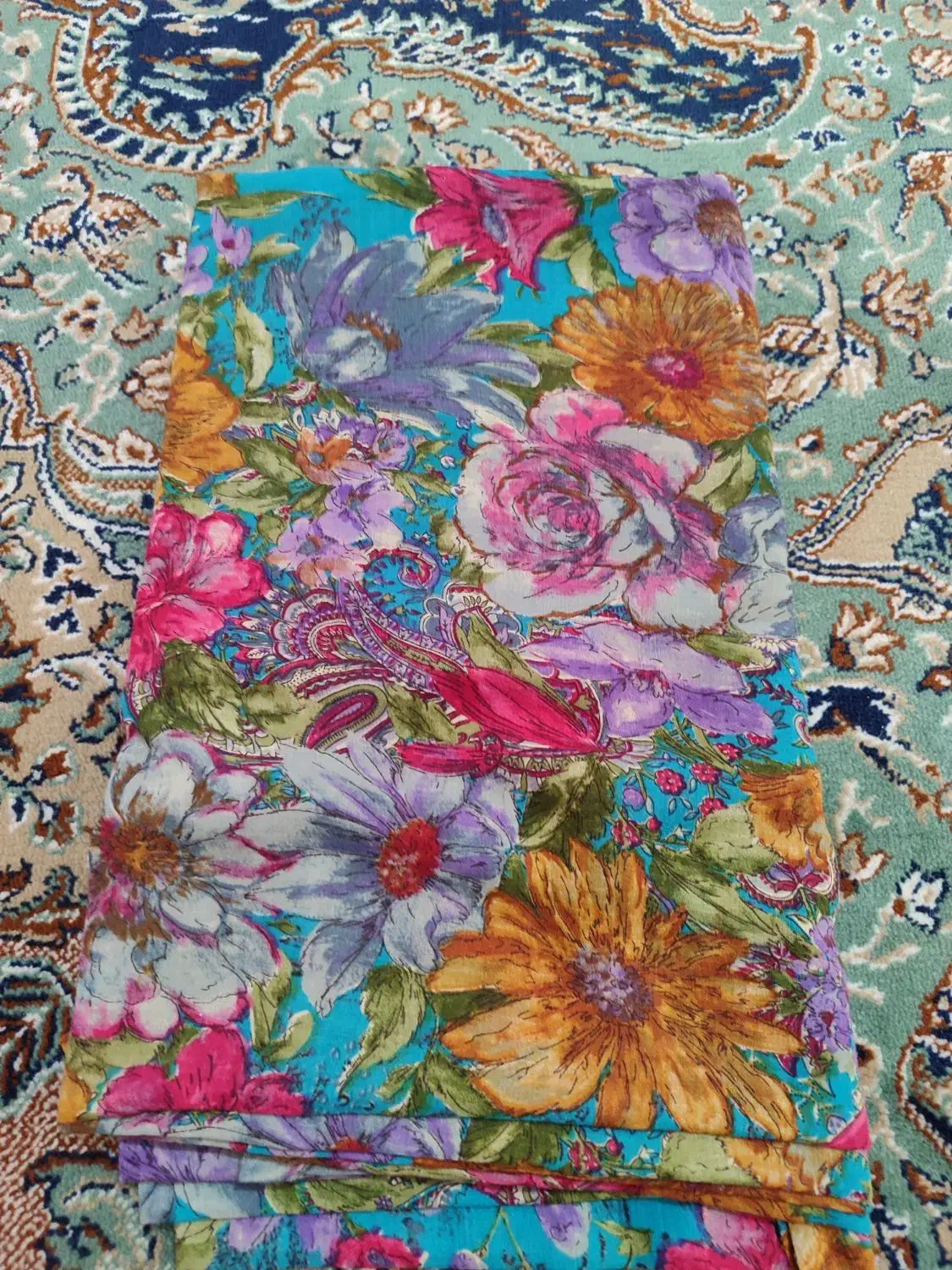 شال و روسری و چادری و پارچه و جوراب شلواری|لباس|تبریز, |دیوار