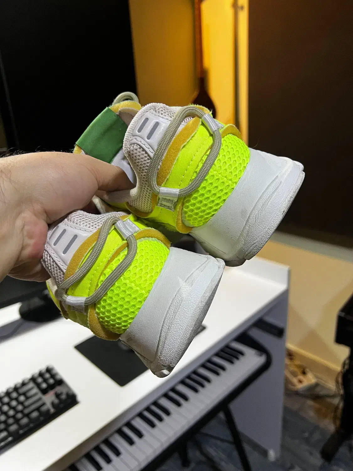 کتونی اورجینال|کیف، کفش، کمربند|رودهن, |دیوار