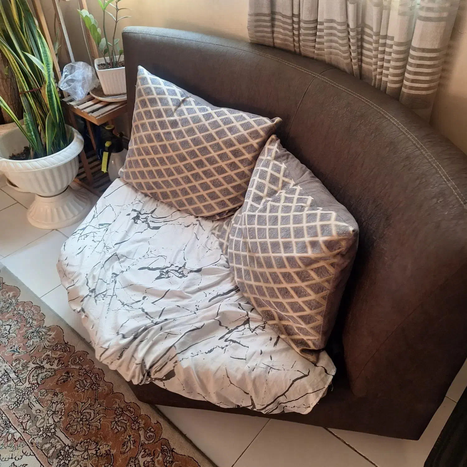 مبل راحتی ۷ نفره|مبلمان خانگی و میز عسلی|تهران, هاشم‌آباد|دیوار