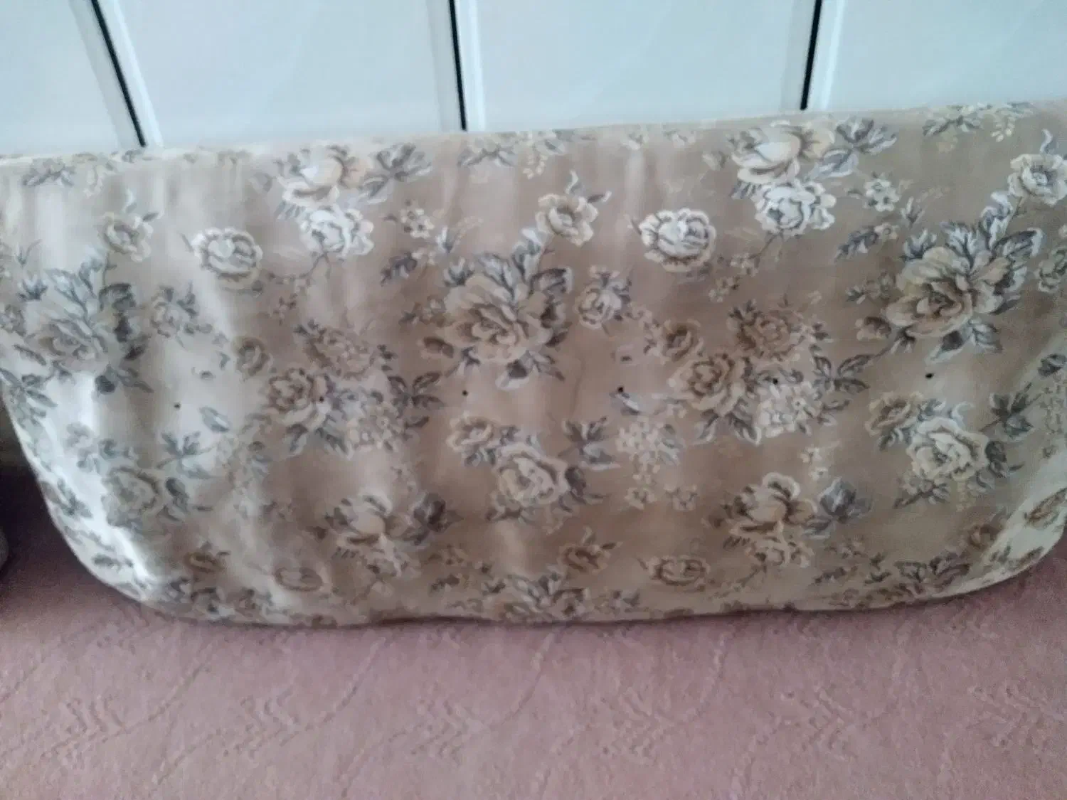 پشتی در حد نو|پشتی|بروجرد, |دیوار