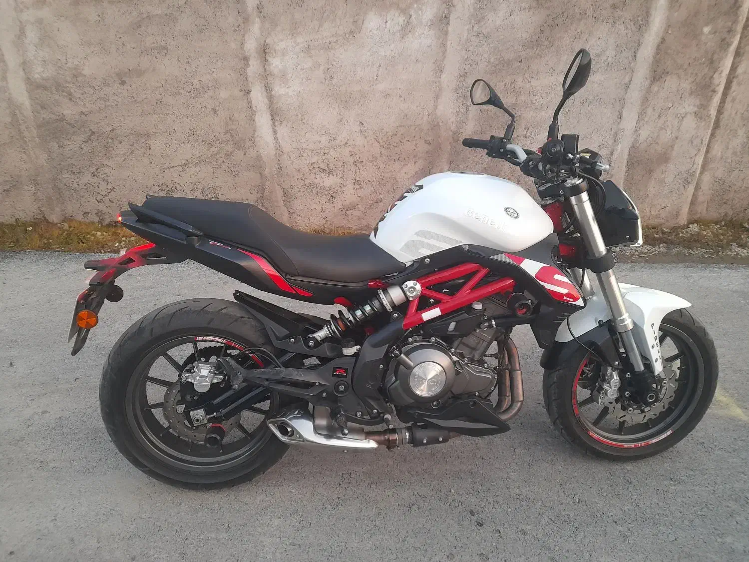 فروش بنلی نیو فیس ۳۰۰ جفت سیلندر در حد نو|موتورسیکلت|عباسآباد, |دیوار