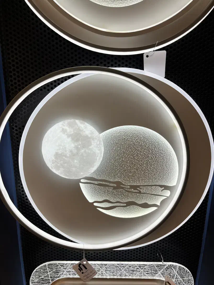 چراغ سقفی جذاب و متفاوت|لوستر و چراغ آویز|اصفهان, چرخاب|دیوار