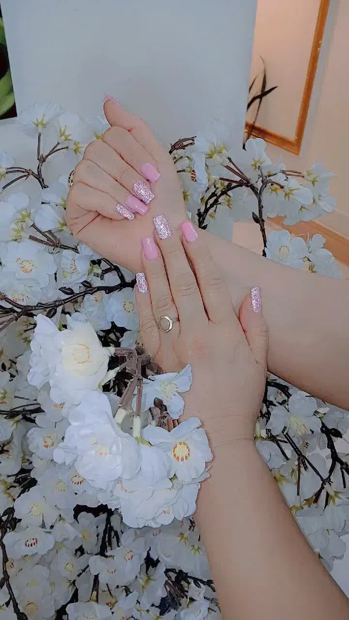 تخفیفات یلدایی و روز مادر|خدمات آرایشگری و زیبایی|بروجرد, |دیوار