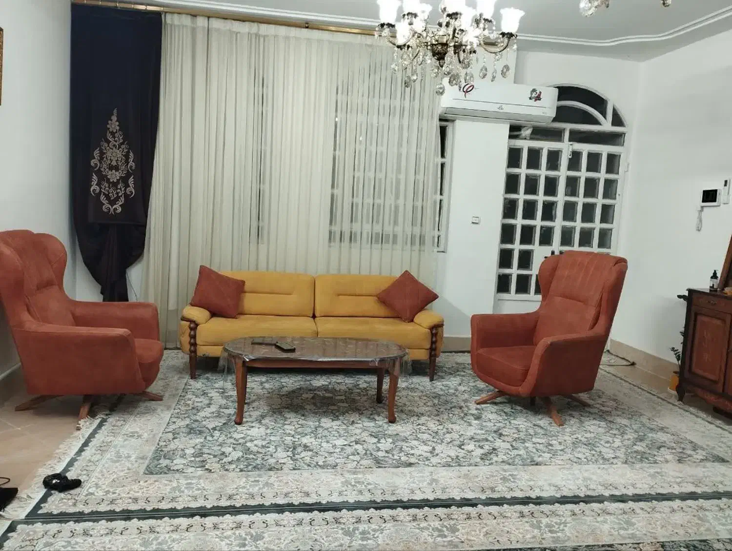 نیم ست مبل راحتی|مبلمان خانگی و میز عسلی|خرم‌آباد, |دیوار