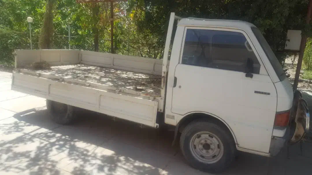 مزدا تایتان ژاپنی|خودرو سواری و وانت|تهران, فلسطین (میدان انقلاب)|دیوار