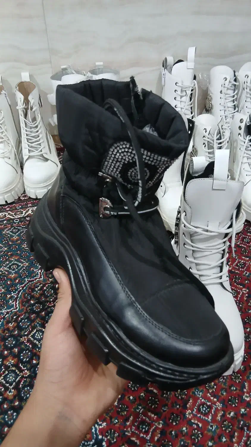 کفش پوتین|کیف، کفش، کمربند|بانه, |دیوار