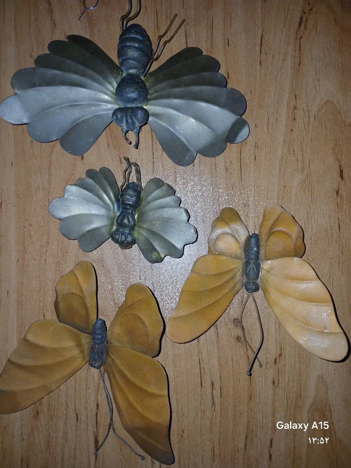 پروانه و زنبور های تزئینی مسی و قدیمی|کلکسیون اشیاء عتیقه|مینودشت, |دیوار