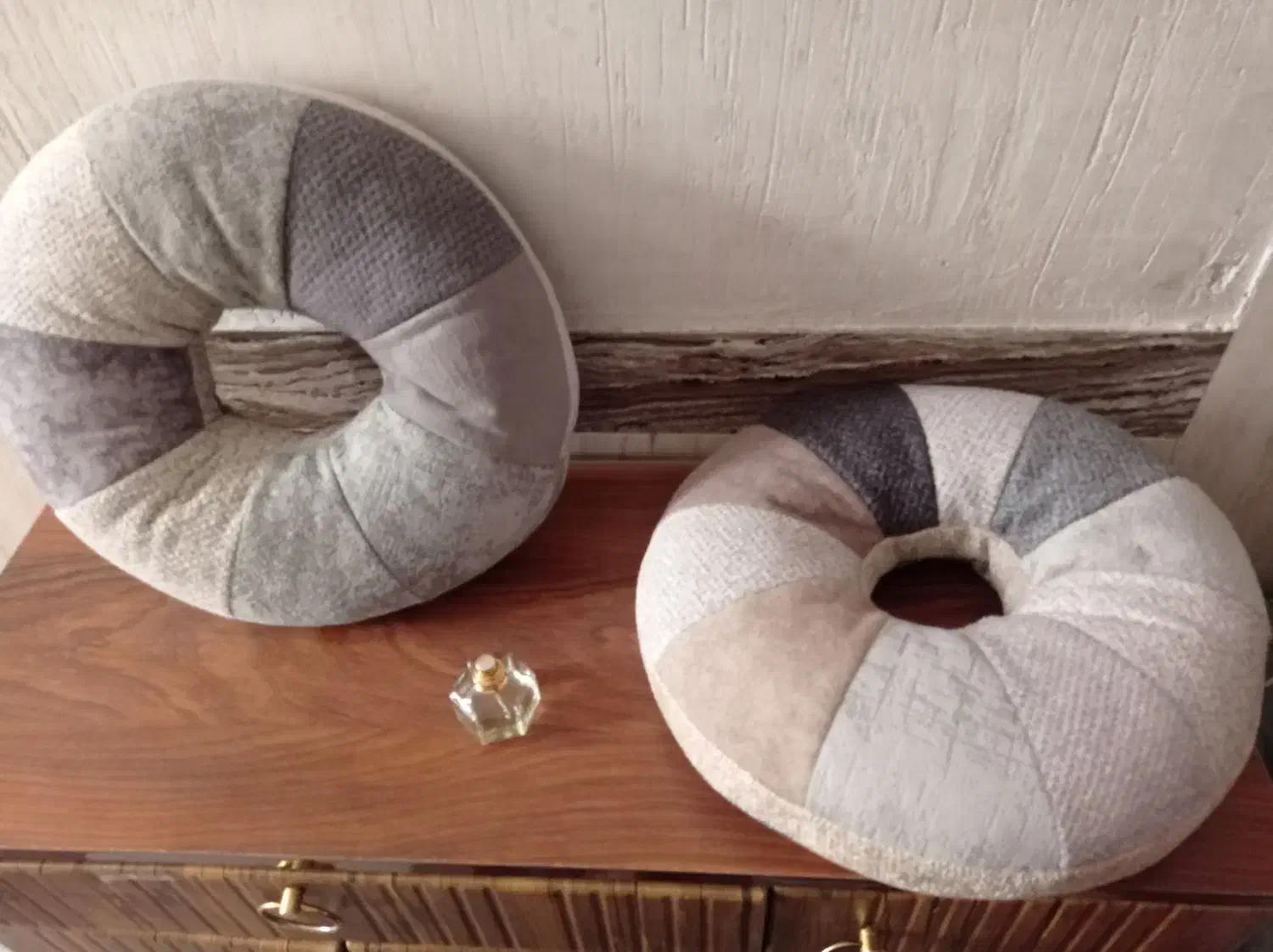 دوعدد ن بالشت نشیمن|مبلمان خانگی و میز عسلی|بانه, |دیوار