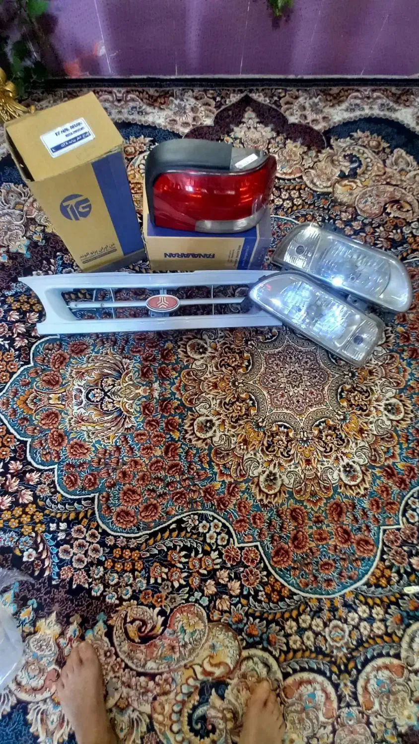 چراغ عقب ۱۳۱ و چراغ عقب هاچبک برفی|قطعات یدکی و لوازم جانبی|بروجرد, |دیوار