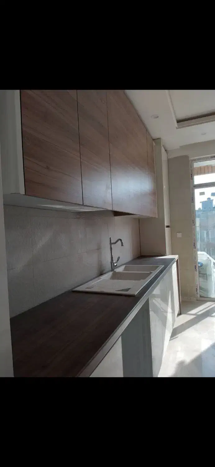 180متر۳خوابه کلیدنخورده(۱۴۰۴)