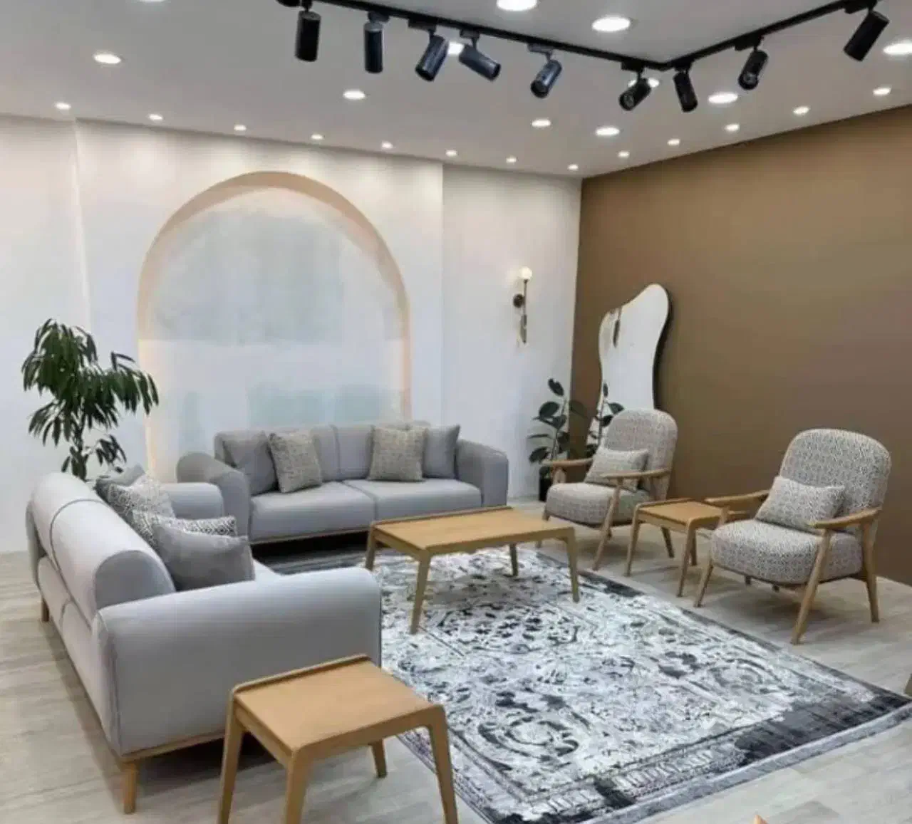 مبل آینه‌ لوسترفرصت طلایی بلک فرایدی در سرای زیتون|مبلمان خانگی و میز عسلی|قم, حنیف نژاد|دیوار