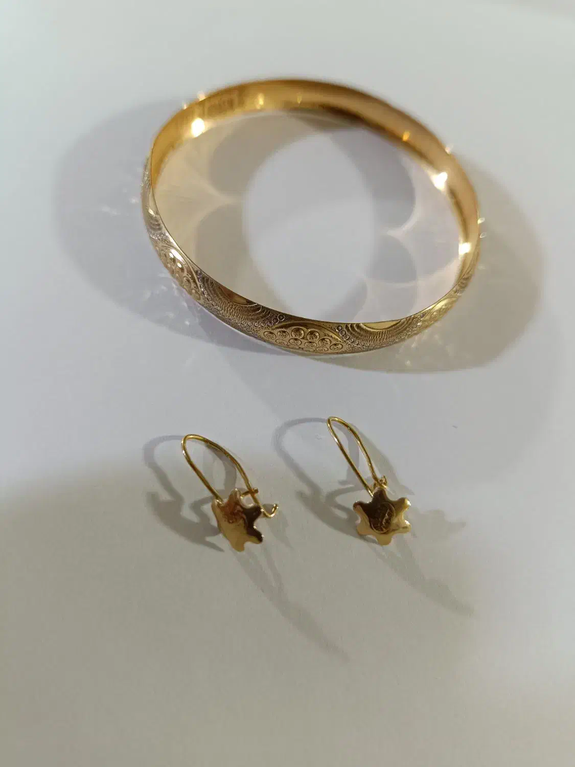 النگو شماره 2 و گوشواره در حد نو 200 بالای تابلو|جواهرات|الوند, |دیوار