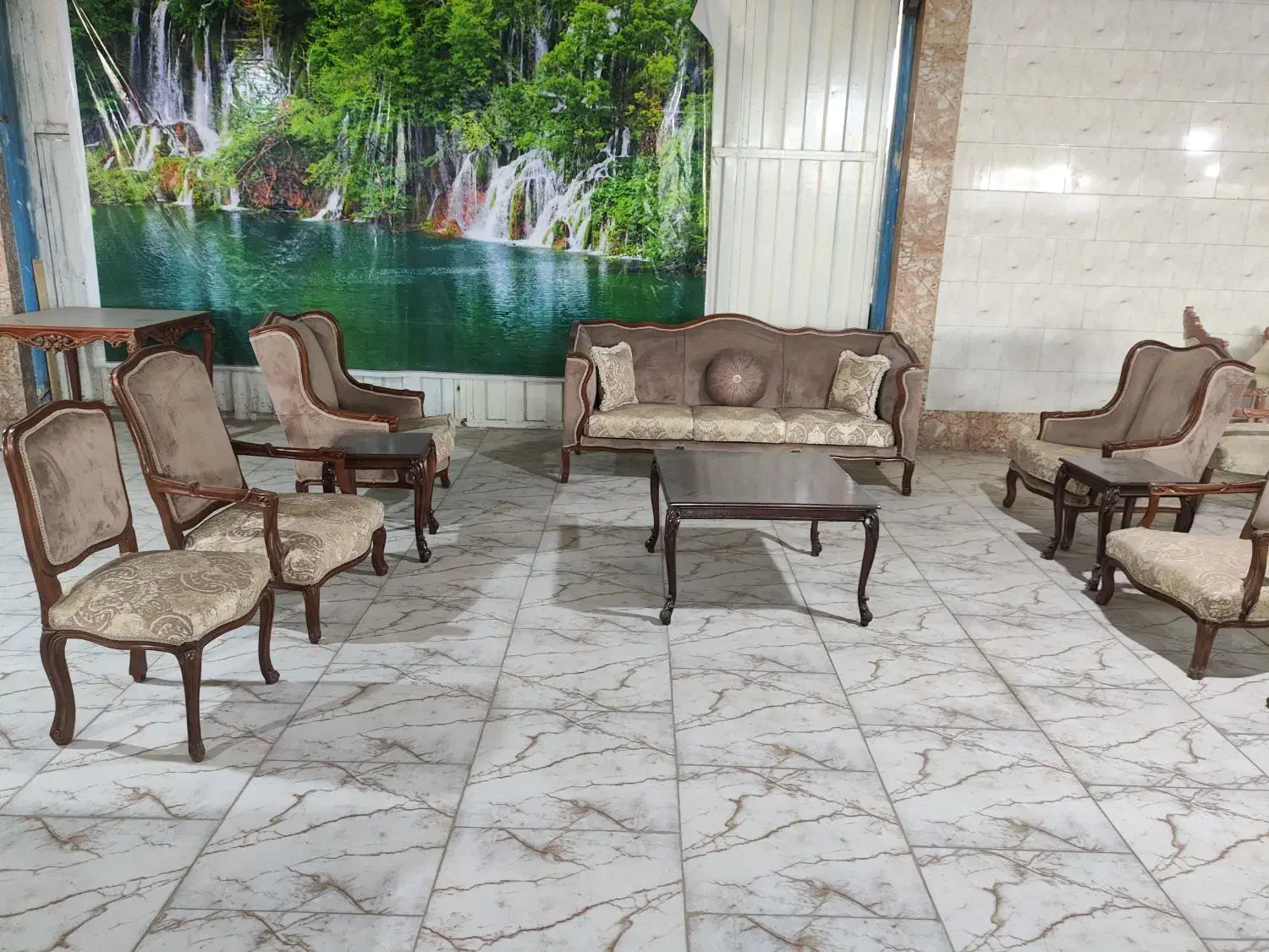 مبلمان راحتی وکلاسیک|مبلمان خانگی و میز عسلی|اشکذر, |دیوار