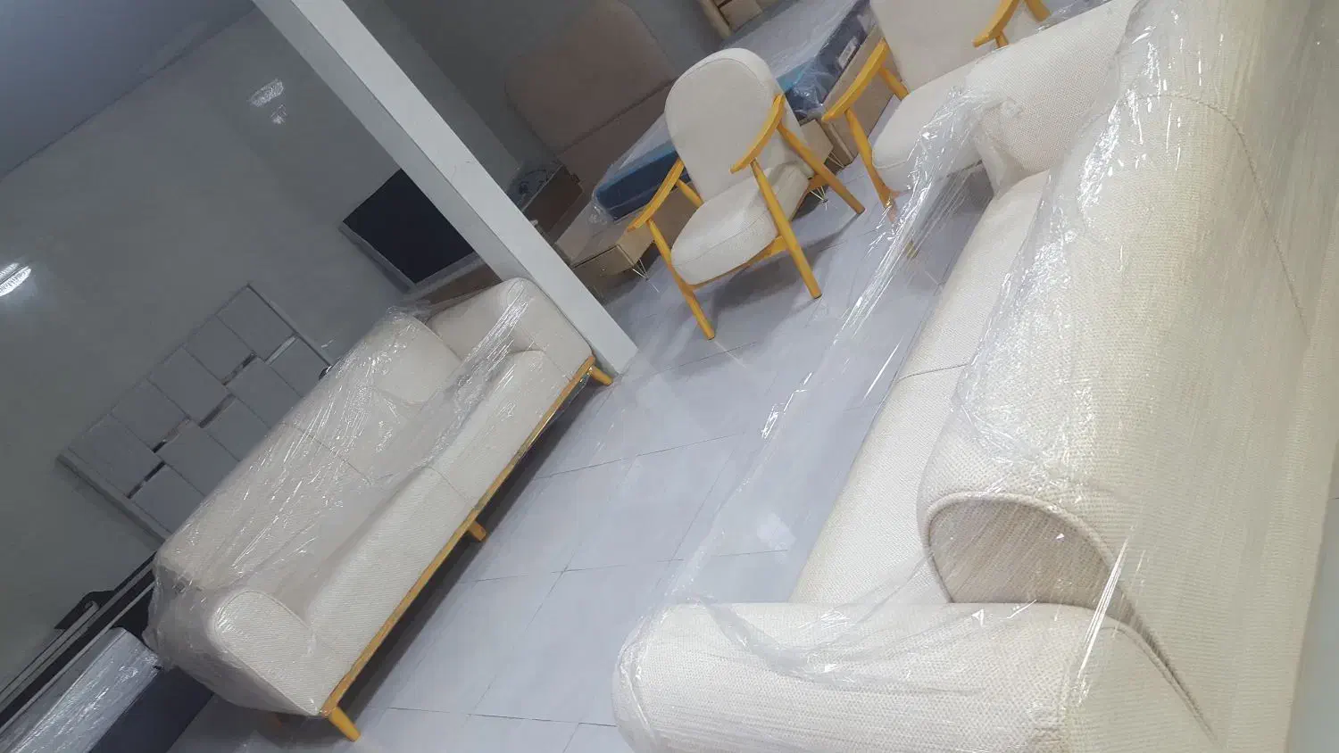 مبل تولیدی|مبلمان خانگی و میز عسلی|مشکیندشت, |دیوار