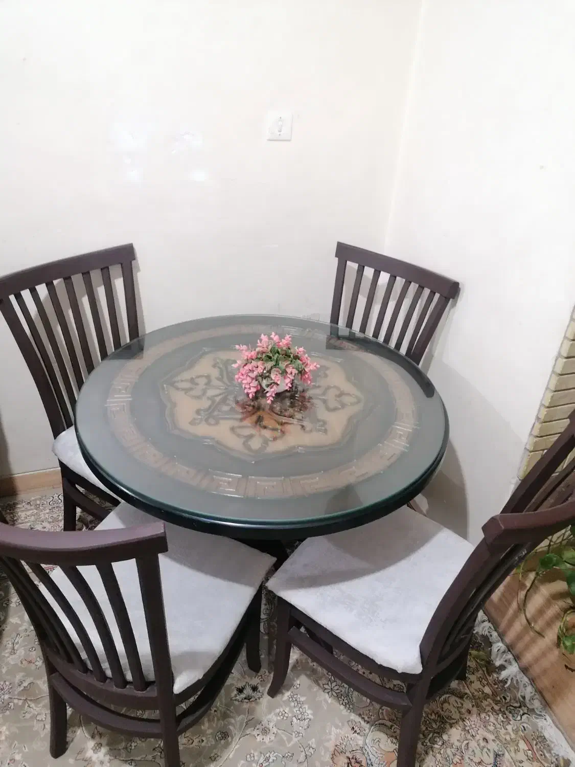 میز ناهارخوری ۴نفره درحدنونونو|میز و صندلی غذاخوری|شیراز, مسلم|دیوار