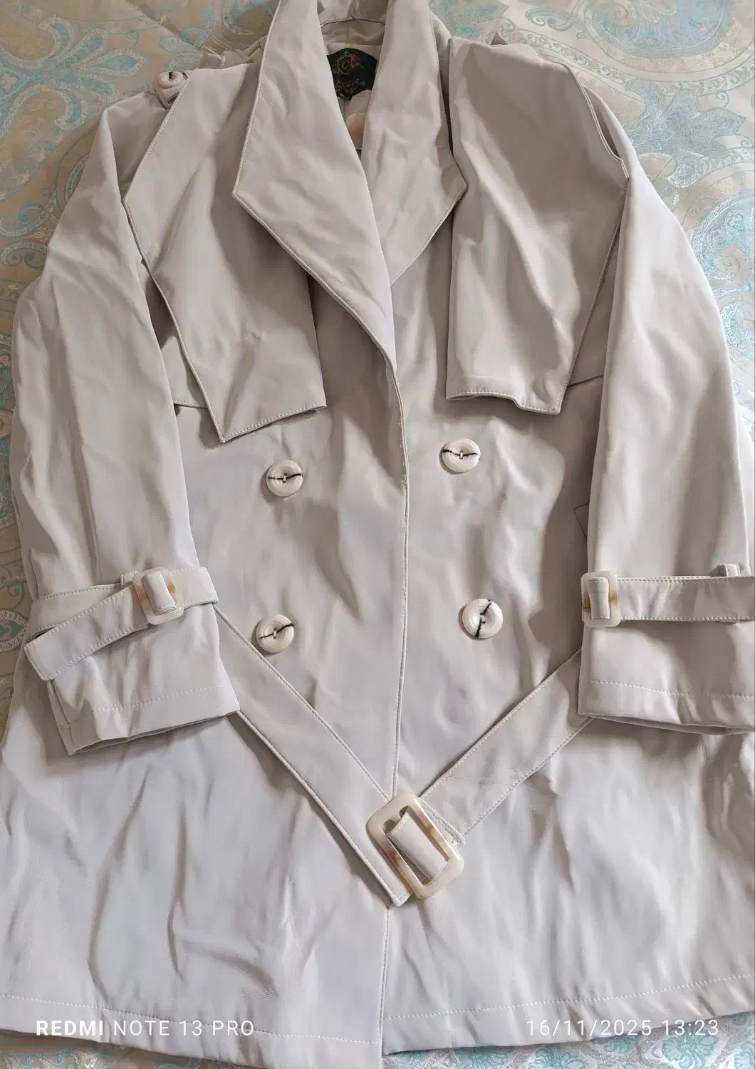 بارونی نواکبنددرجه یک|لباس|خرم‌آباد, |دیوار