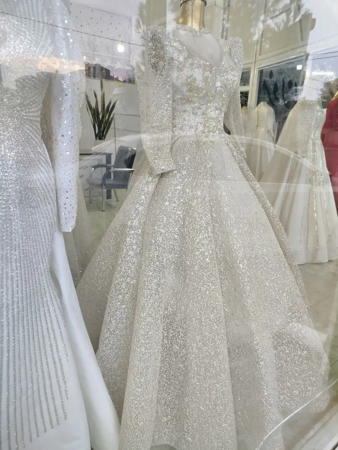 واگذاری و فروش کلیه وسایل مورد نیاز در مزون|لباس|سلماس, |دیوار