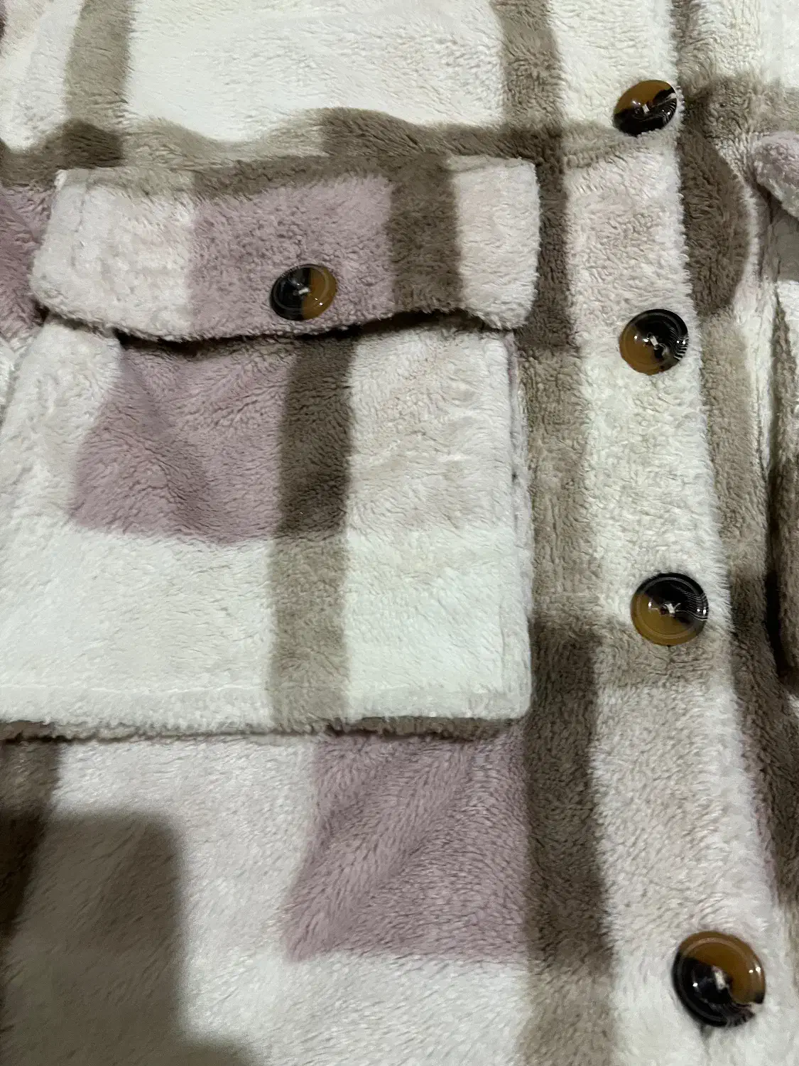 پالتو|لباس|اندیشه, شهرک کوثر|دیوار