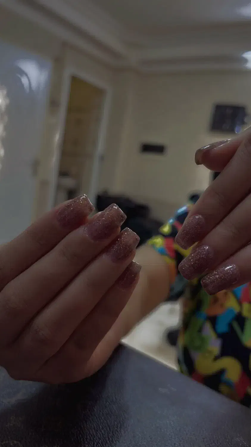 کاشت و ترمیم و لمینت ناخن و کاشت موقت|خدمات آرایشگری و زیبایی|سردرود, |دیوار