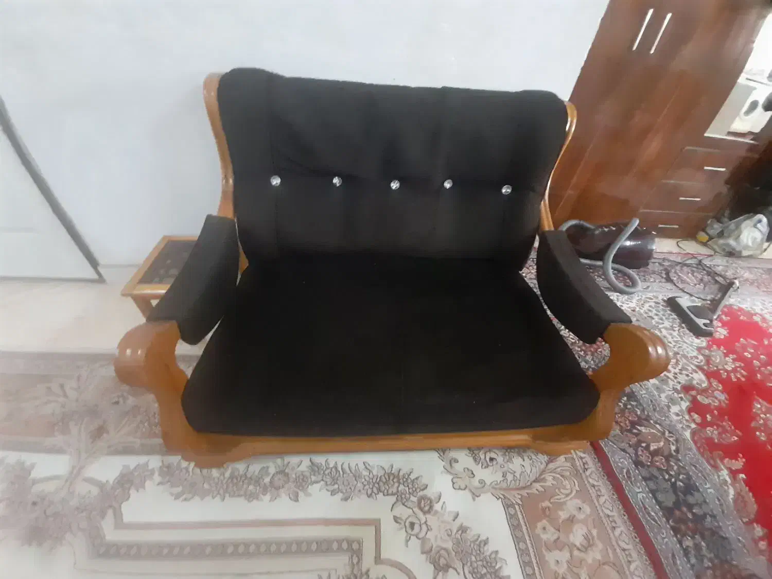 مبل نیاز به تعمیر|مبلمان خانگی و میز عسلی|رشت, معلولین|دیوار