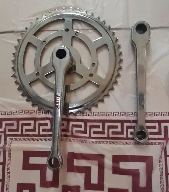 قطعات یدکی دو چر  خه|قطعات یدکی و لوازم جانبی|رشت, سعدی (تختی)|دیوار