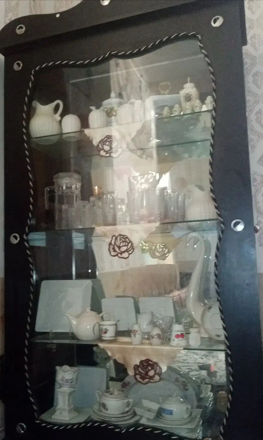 یک بوفه مشکی|بوفه، ویترین، کنسول|خلیل آباد, |دیوار