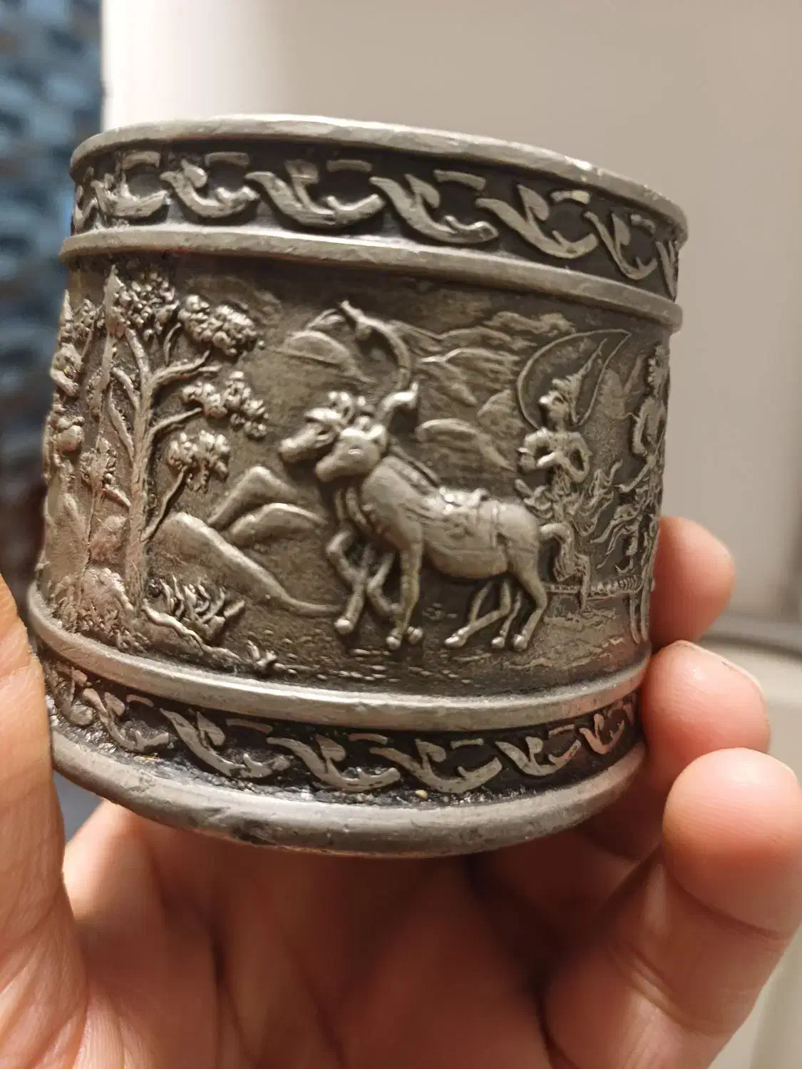 جام قدیمی با طرح حمله نادر شاه به هند(دهلی)|کلکسیون اشیاء عتیقه|سبزوار, قصبه غربی|دیوار